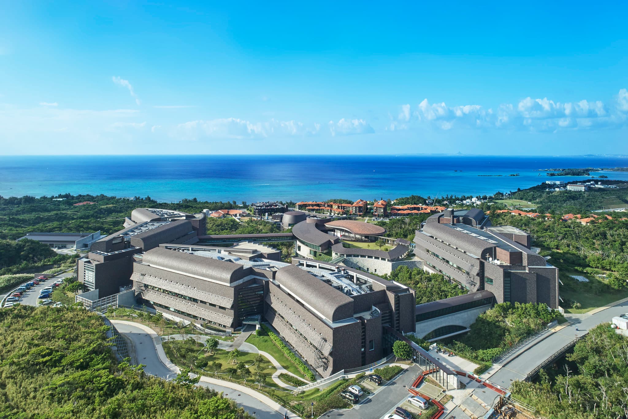 World-class research foundation (OIST)